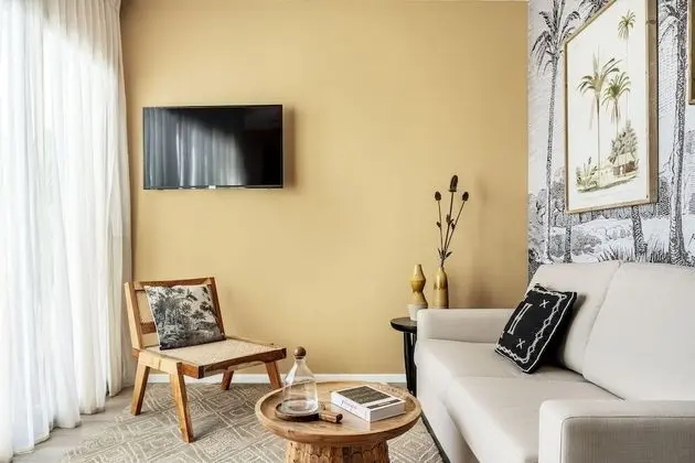 One Bedroom Apartment with Terrace and Parking