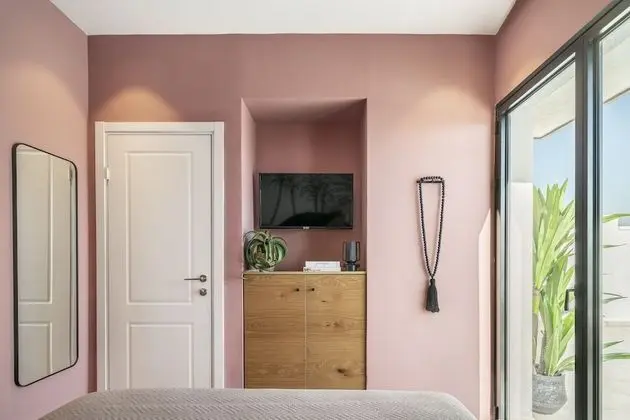 One Bedroom Apartment with Terrace and Parking
