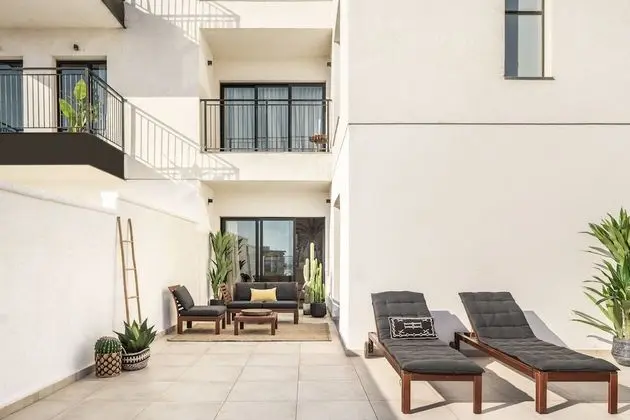 One Bedroom Apartment with Terrace and Parking