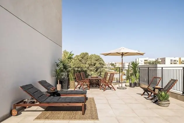 One Bedroom Apartment with Terrace and Parking