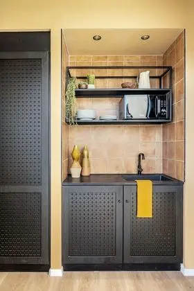 One Bedroom Penthouse Apartment with Parking