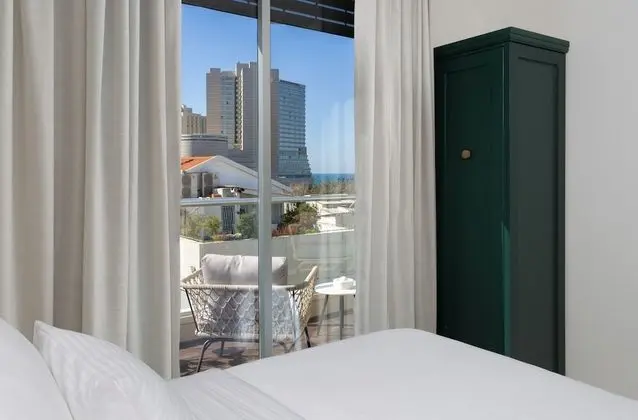 Three Bedroom Penthouse with Sea View