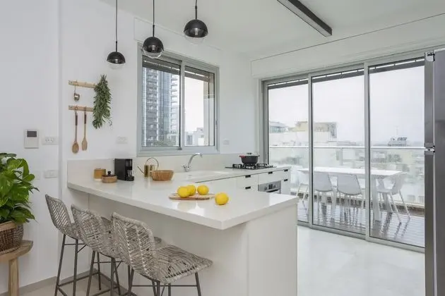 Three Bedroom Penthouse with Sea View