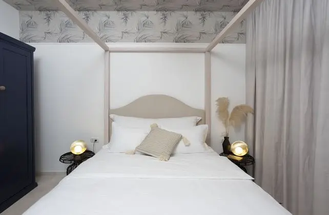 Two Bedroom Apartment with Balcony