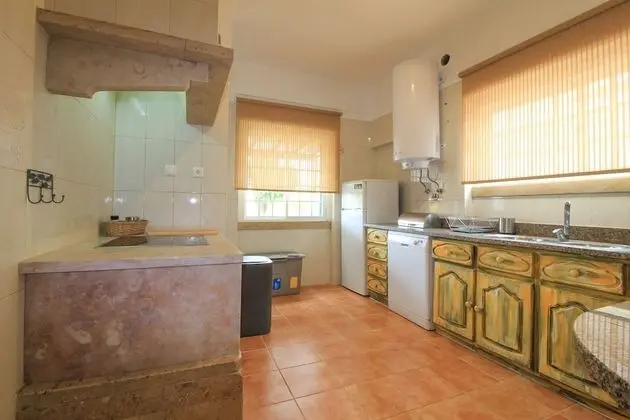 İki Ayrı Yataklı Oda, Ortak Banyo, Havuz Manzaralı
