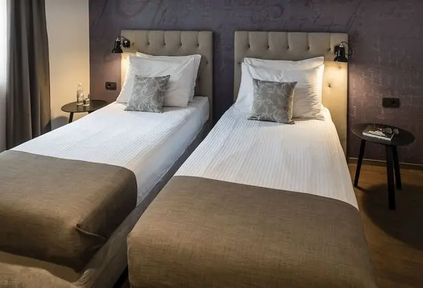 Comfort Tek Büyük veya İki Ayrı Yataklı Oda