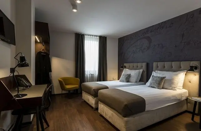 Comfort Tek Büyük veya İki Ayrı Yataklı Oda