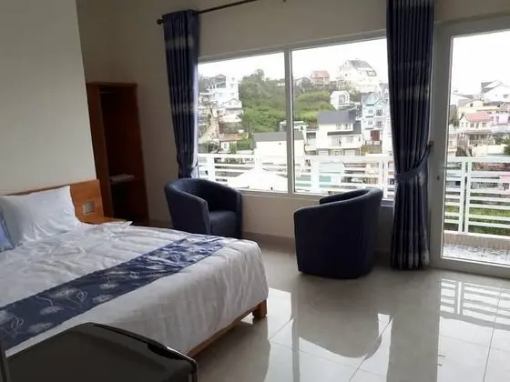 Tek Büyük Yataklı Oda, Balkon