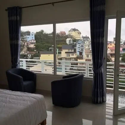 Tek Büyük Yataklı Oda, Balkon