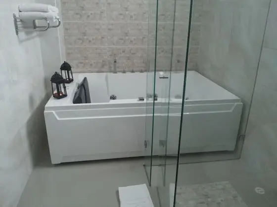 Premium Oda, 1 En Büyük (King) Boy Yatak