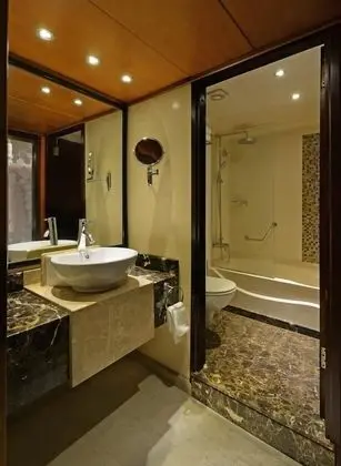 Junior Double or Twin Room (7 nights Luxor to Luxor Mon-Mon) With Sightseeing.