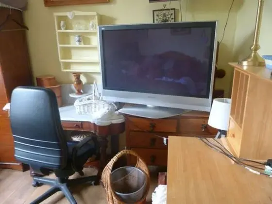 Deluxe Tek Büyük Yataklı Oda (Room with TV)