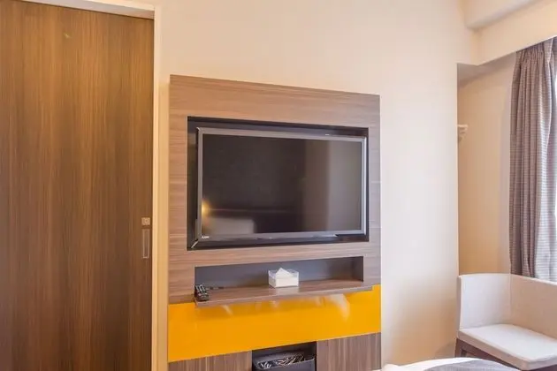 İki Ayrı Yataklı Oda, Sigara İçilmez