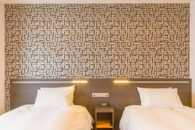 İki Ayrı Yataklı Oda, Sigara İçilmez