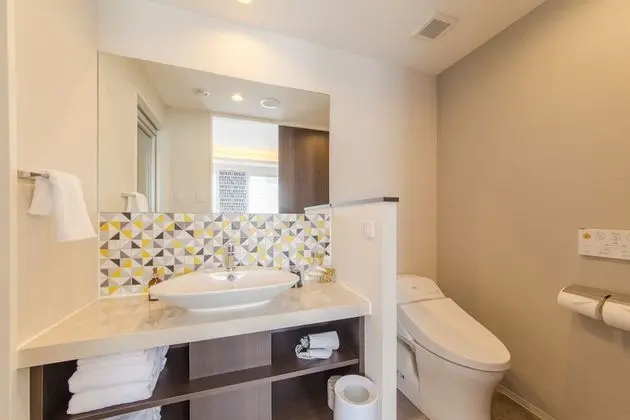 İki Ayrı Yataklı Oda, Sigara İçilmez