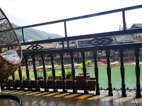 Deluxe Tek Büyük Yataklı Oda, Nehir Manzaralı