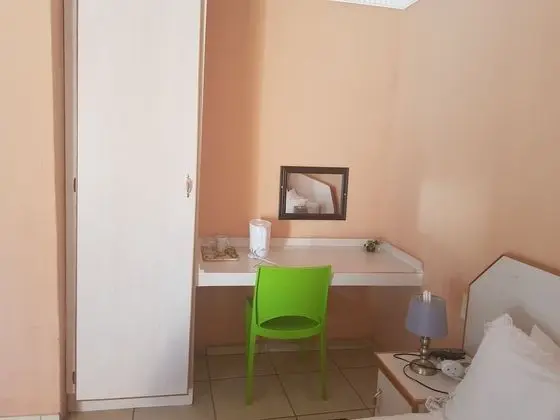 Basic Tek Büyük Yataklı Oda