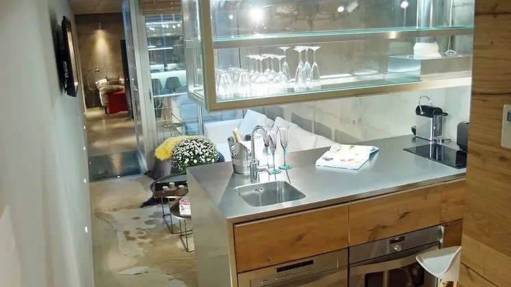 Basic Stüdyo, Birden Çok Yatak, Havuz Kullanımı