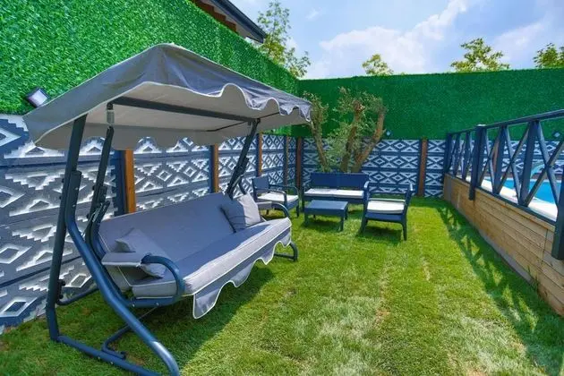 Asma Katlı Bungalow, Doğa Manzaralı, Isıtmalı Özel Havuzlu