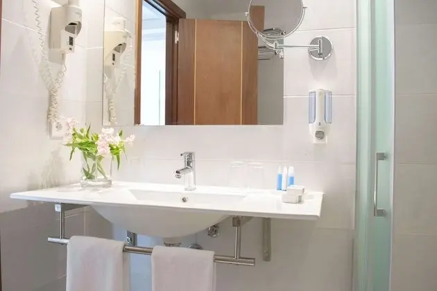 Comfort Tek Büyük Yataklı Oda
