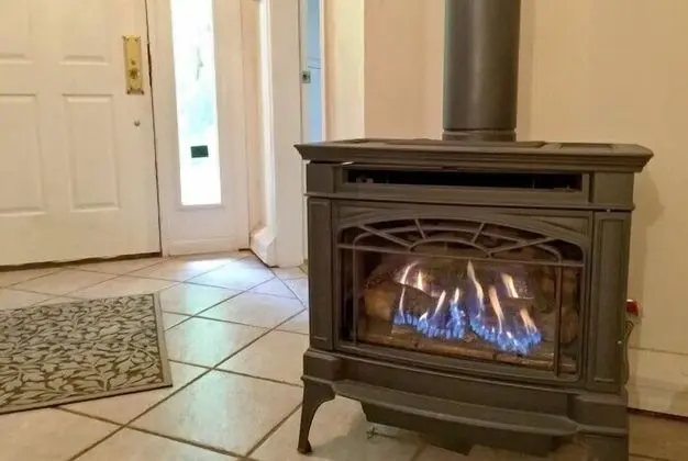 Ev