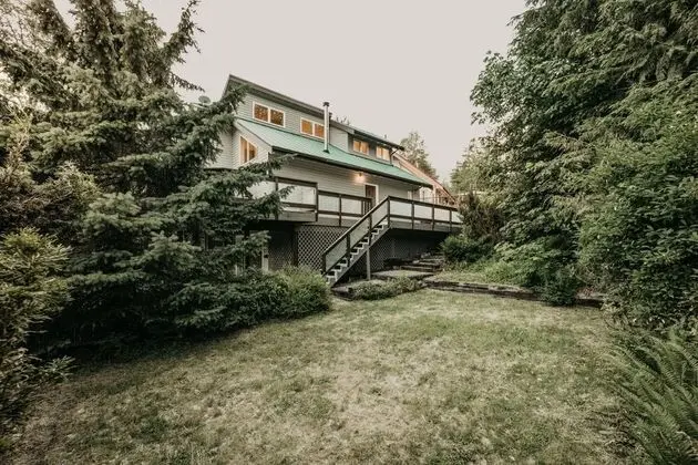 Ev