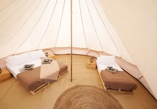 Deluxe Settlement Tent