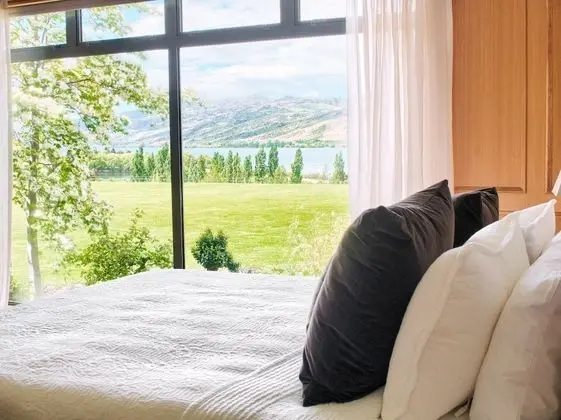 Luxury Stüdyo, 1 En Büyük (King) Boy Yatak, Sıcak Su Küveti, Göl Manzaralı