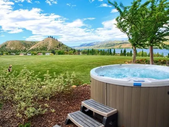 Luxury Stüdyo, 1 En Büyük (King) Boy Yatak, Sıcak Su Küveti, Göl Manzaralı
