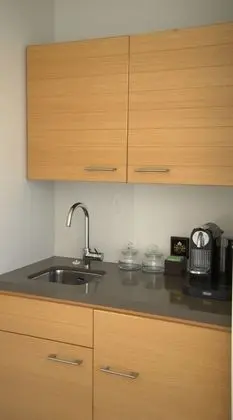 Luxury Tek Büyük Yataklı Oda, Üzüm Asması Manzaralı, Havuz Kenarı