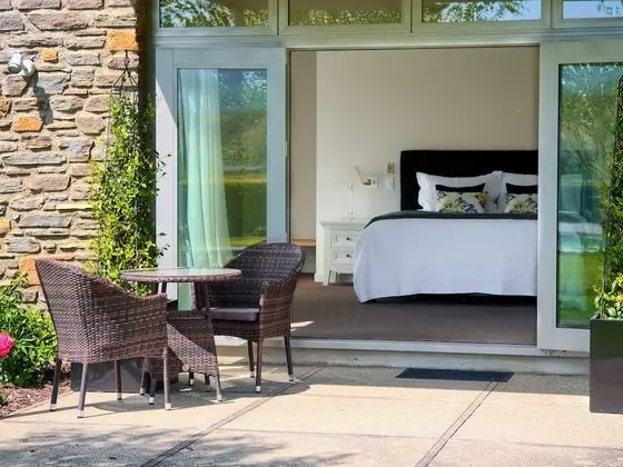Luxury Tek Büyük Yataklı Oda, Üzüm Asması Manzaralı, Havuz Kenarı