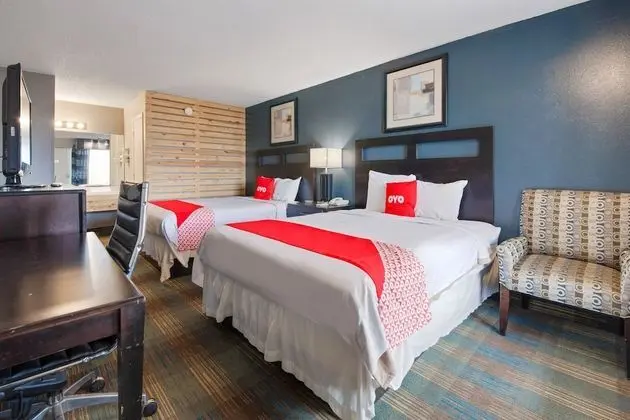 Oda, 2 Büyük (Queen) Boy Yatak