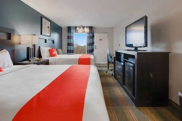 Oda, 2 Büyük (Queen) Boy Yatak