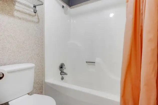 Oda, 2 Büyük (Queen) Boy Yatak