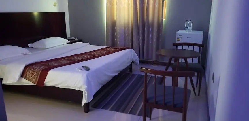 Comfort Tek Büyük Yataklı Oda