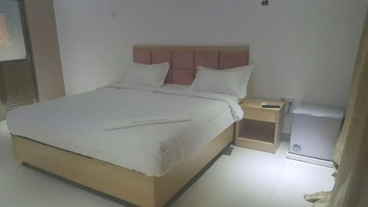 Comfort Tek Büyük Yataklı Oda