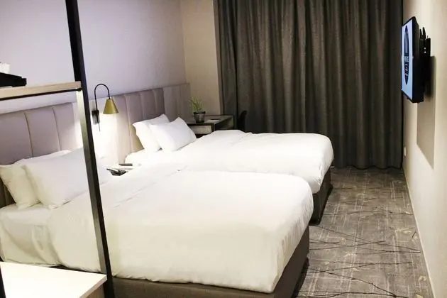 Premier Oda (2 Super Single Beds)