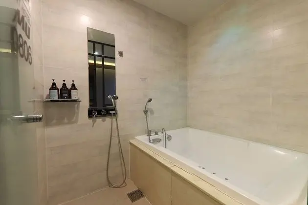 Premium Tek Büyük Yataklı Oda, Şehir Manzaralı (Deluxe)