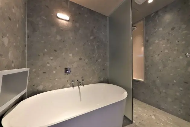 Deluxe Oda, Sigara İçilmez, Küvet