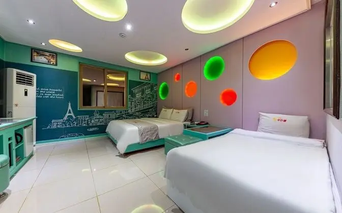 Oda (Deluxe Room - Twin (with styler twin )