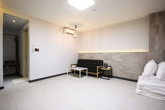 Oda (Korean-style Ondol Room)