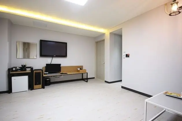 Oda (Korean-style Ondol Room)