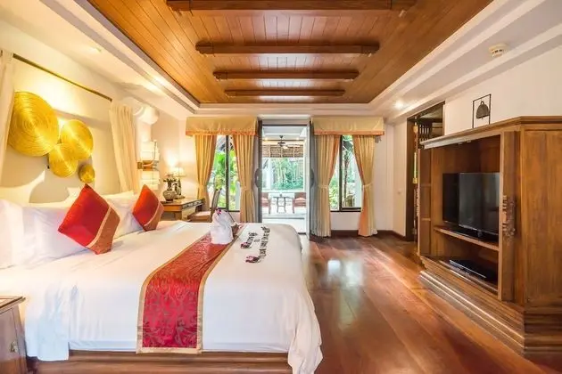 Grand Suite, Pool View