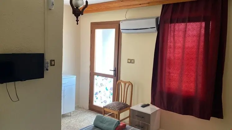 2 kisilik . Klimali . Balkonlu