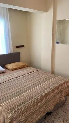 3 kisilik . Klimali . Balkonlu