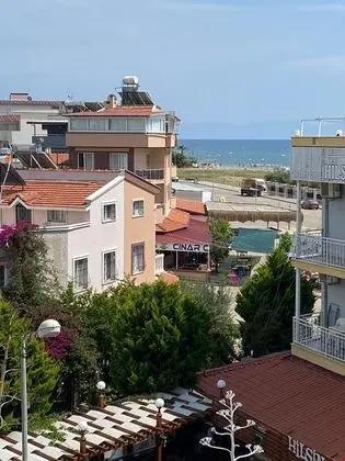 3 kisilik . Klimali . Balkonlu