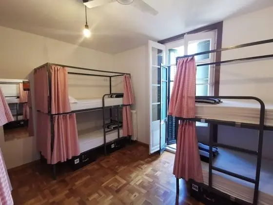 Ortak Ranzalı Oda, Karma Ranzalı Oda (1 bed in a 8-Bed Dormitory Room)