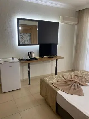 Standard Tek Büyük Yataklı Oda