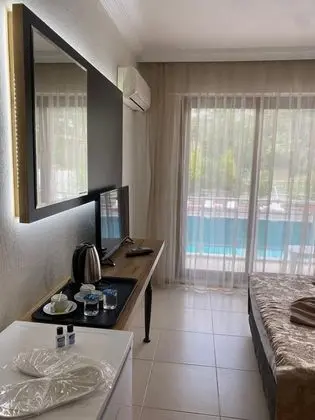 Standard Tek Büyük Yataklı Oda