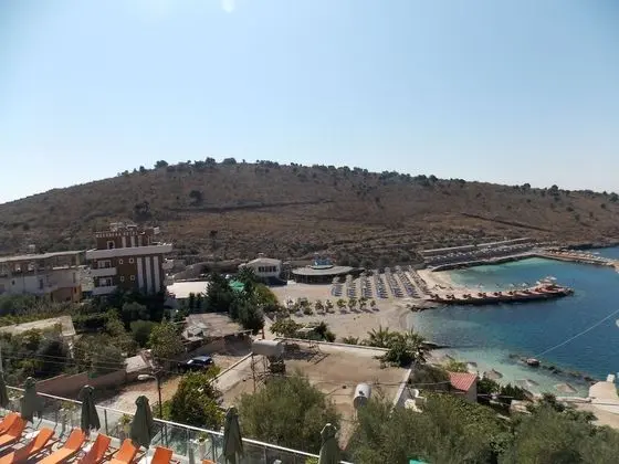 Dört Kişilik Oda, Deniz Manzaralı